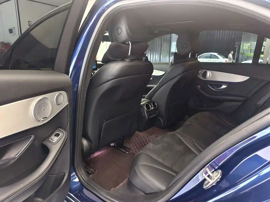 Mercedes-Benz C-Class — миниатюра 16