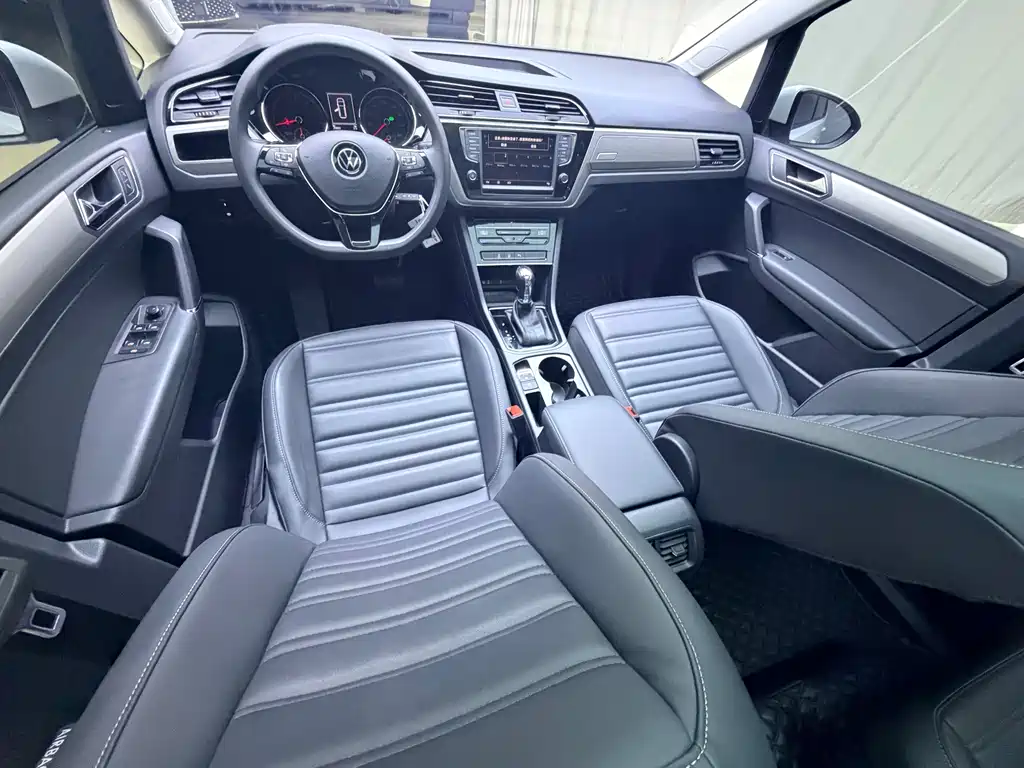 Volkswagen Touran — миниатюра 25