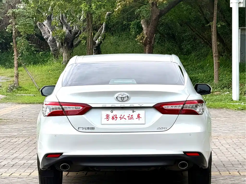 Toyota Camry — миниатюра 6