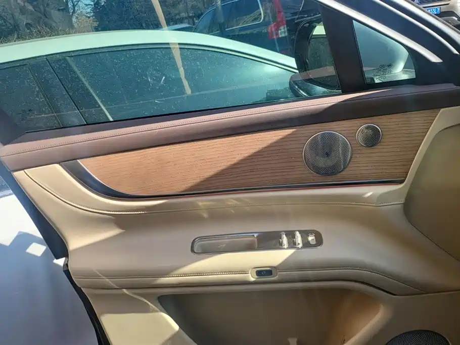 AITO ASK THE WORLD M9