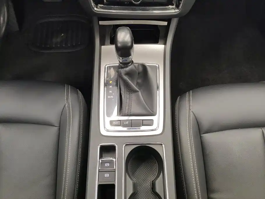 Roewe i6 Classic — миниатюра 16