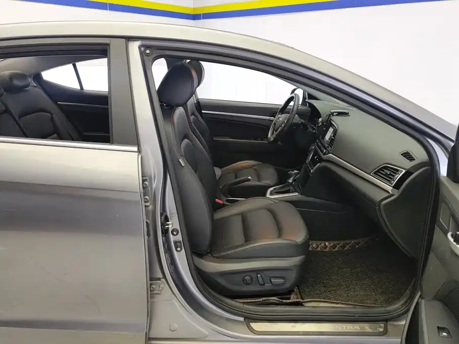 Hyundai Elantra — миниатюра 8