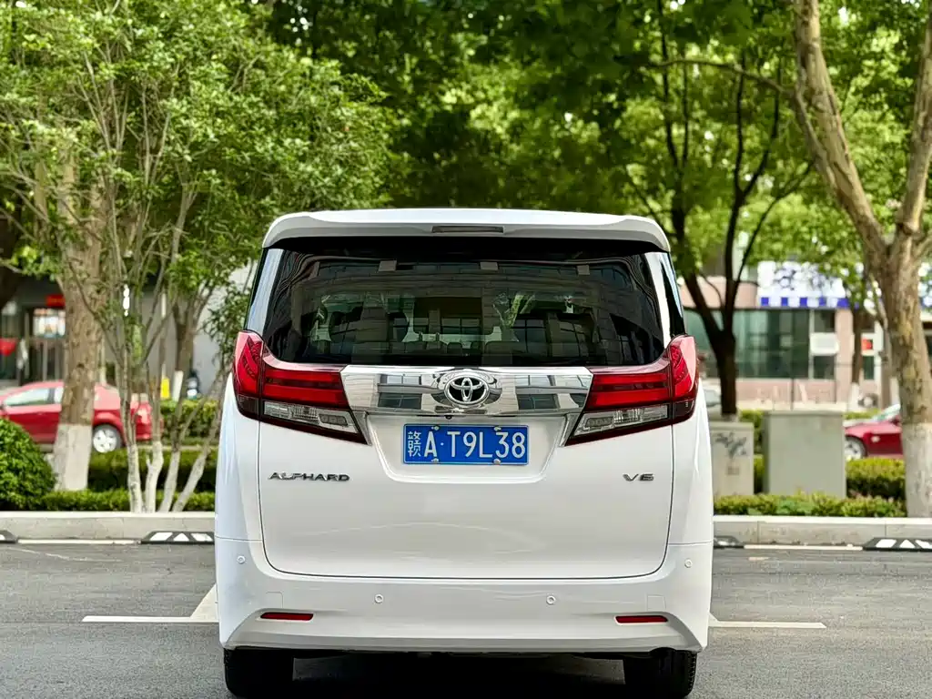 Toyota Alphard 2018 3.5L Luxury