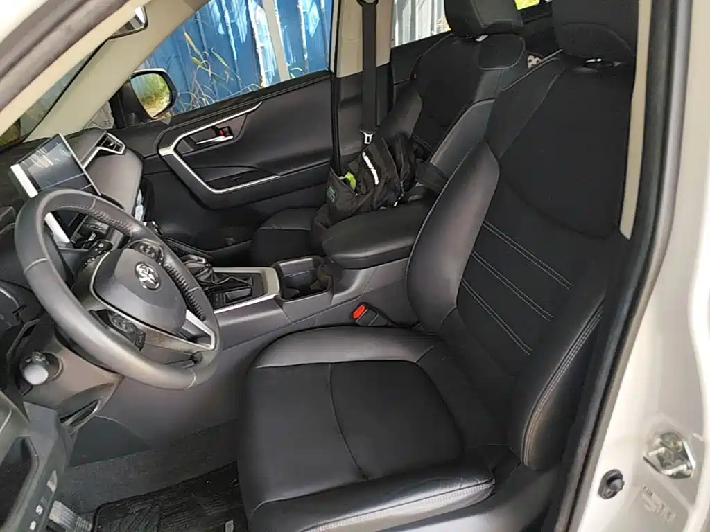 Toyota RAV4 — миниатюра 20