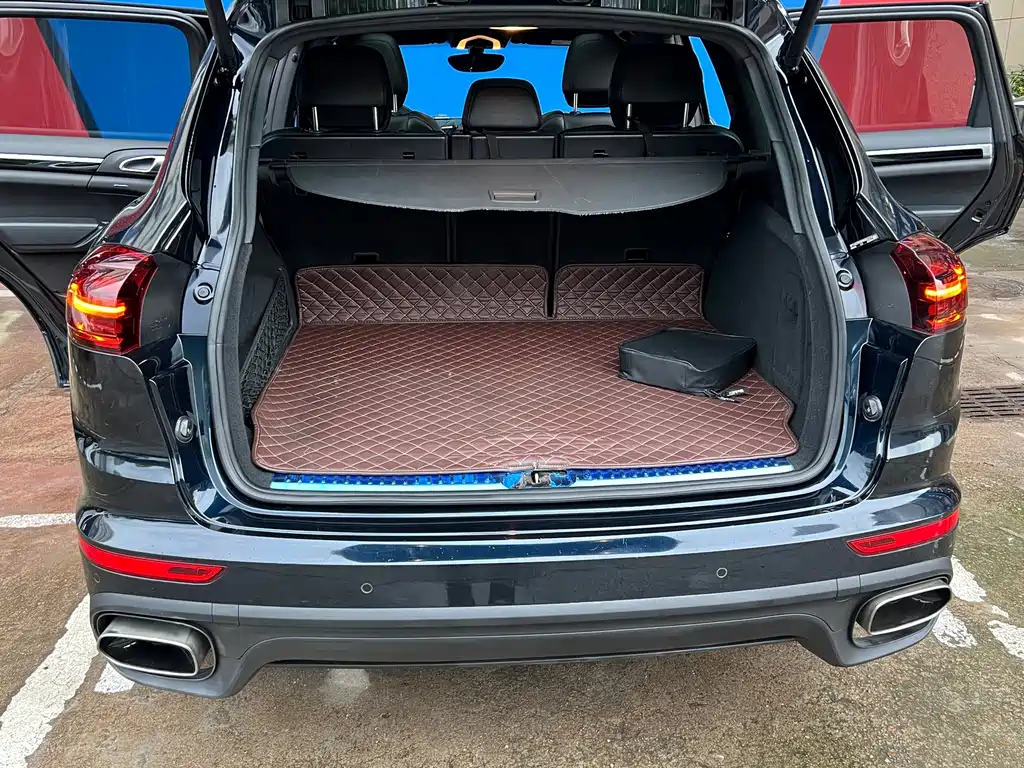 Porsche Cayenne — миниатюра 25