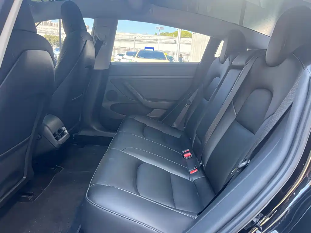Tesla Model 3 — фотографии объявления, Фото 11