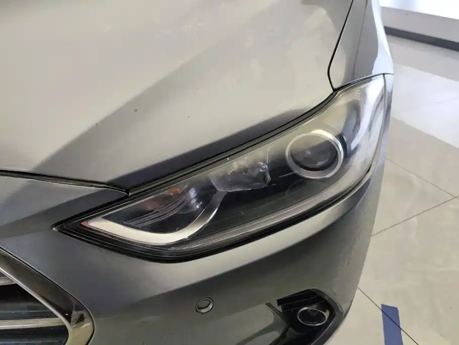 Hyundai Elantra — миниатюра 5