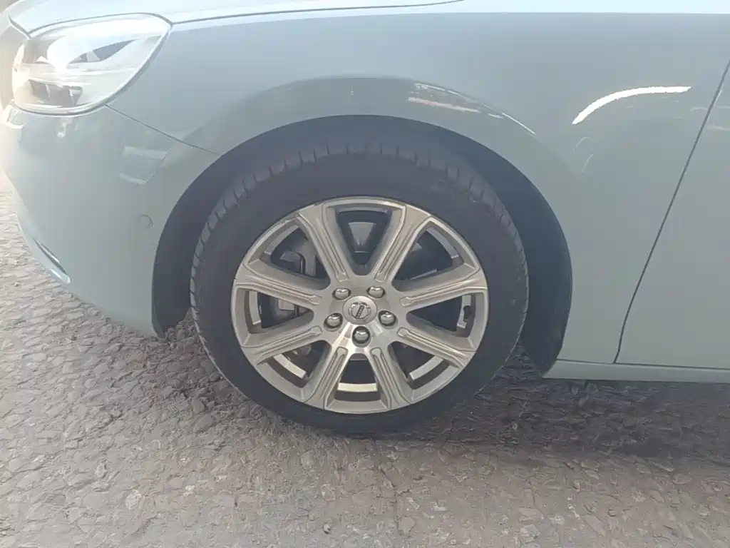 Volvo V40 — миниатюра 23
