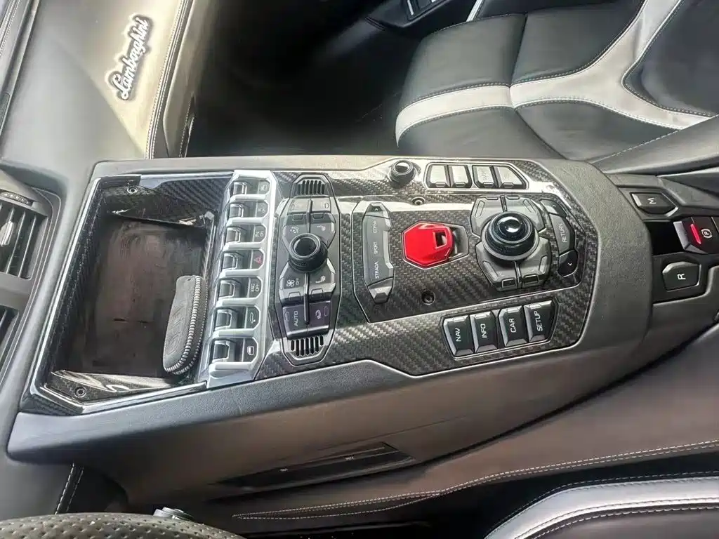 Lamborghini Aventador — миниатюра 4