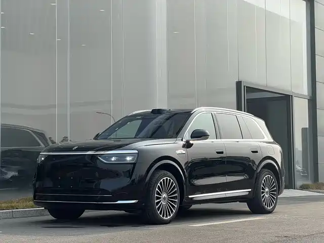 AITO ASK THE WORLD M8 2025