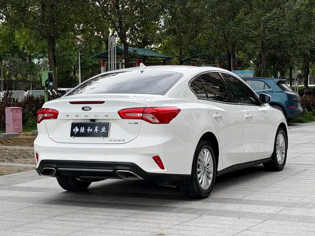 Ford Focus — миниатюра 21