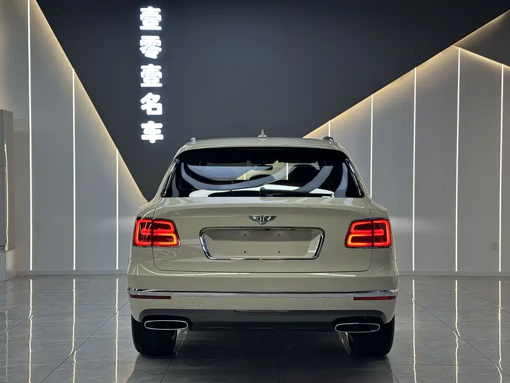 Bentley Bentayga 2017 6.0T Standard