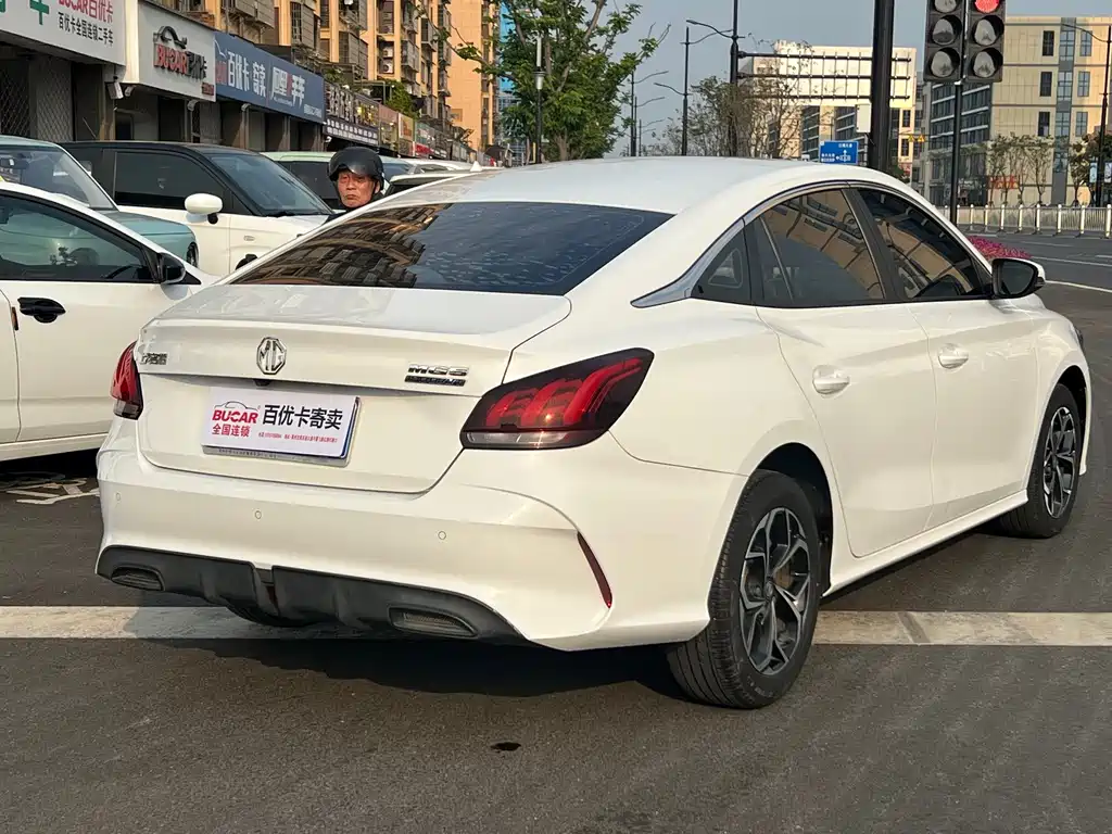 MG MG5 — миниатюра 4