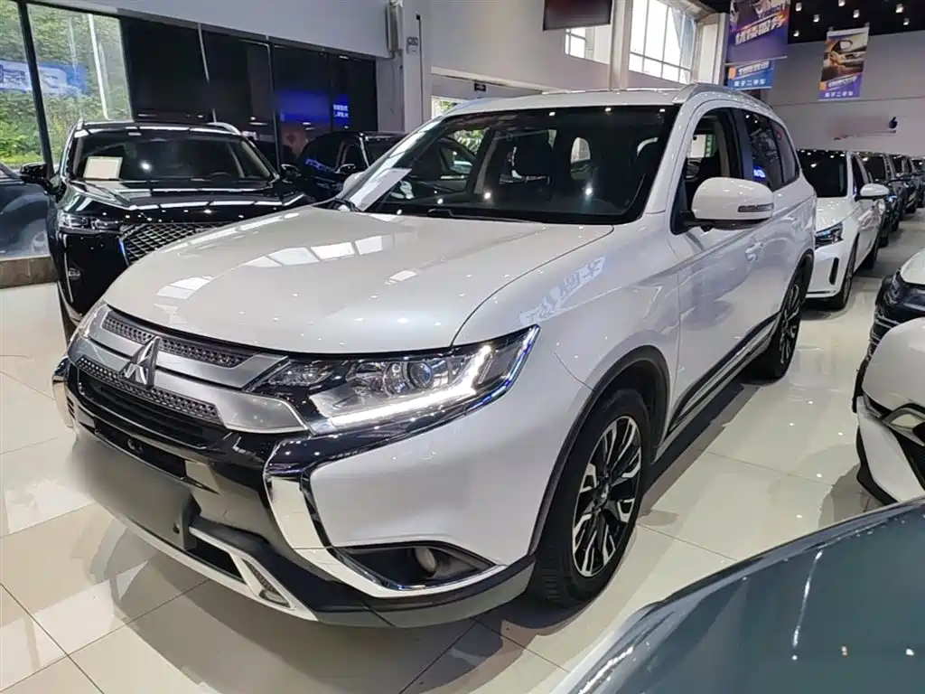 Mitsubishi Outlander 2020