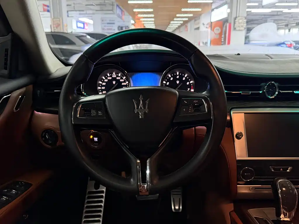 Maserati Quattroporte — миниатюра 11