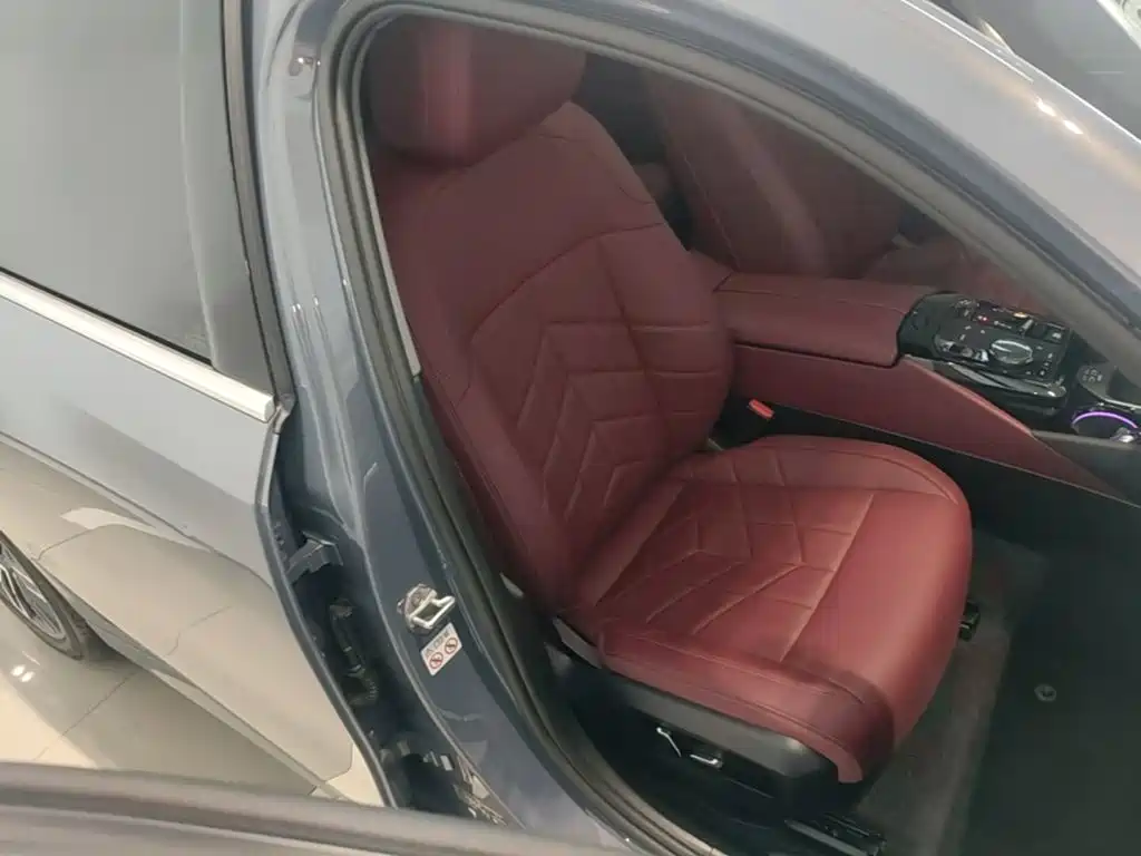 BMW 5 Series — миниатюра 25