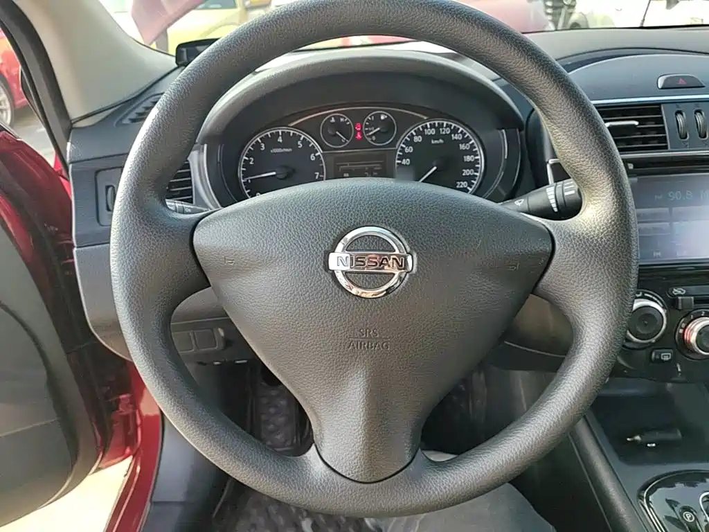 Nissan Tiida — миниатюра 11