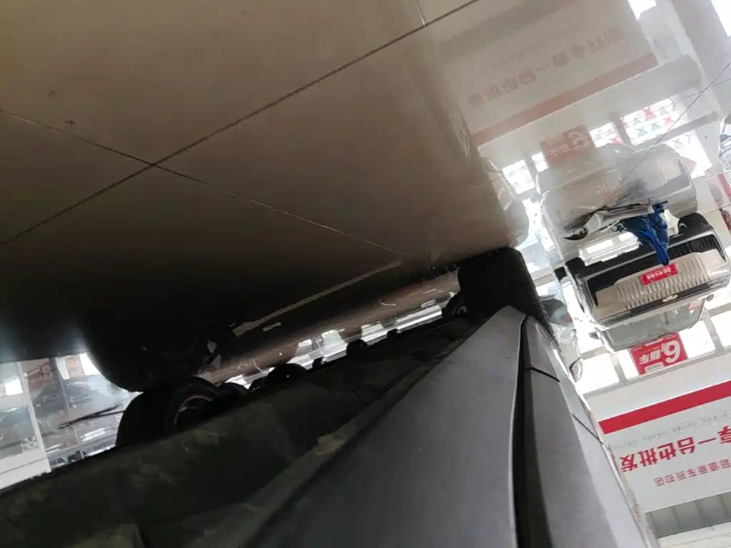 Porsche Cayenne — миниатюра 22