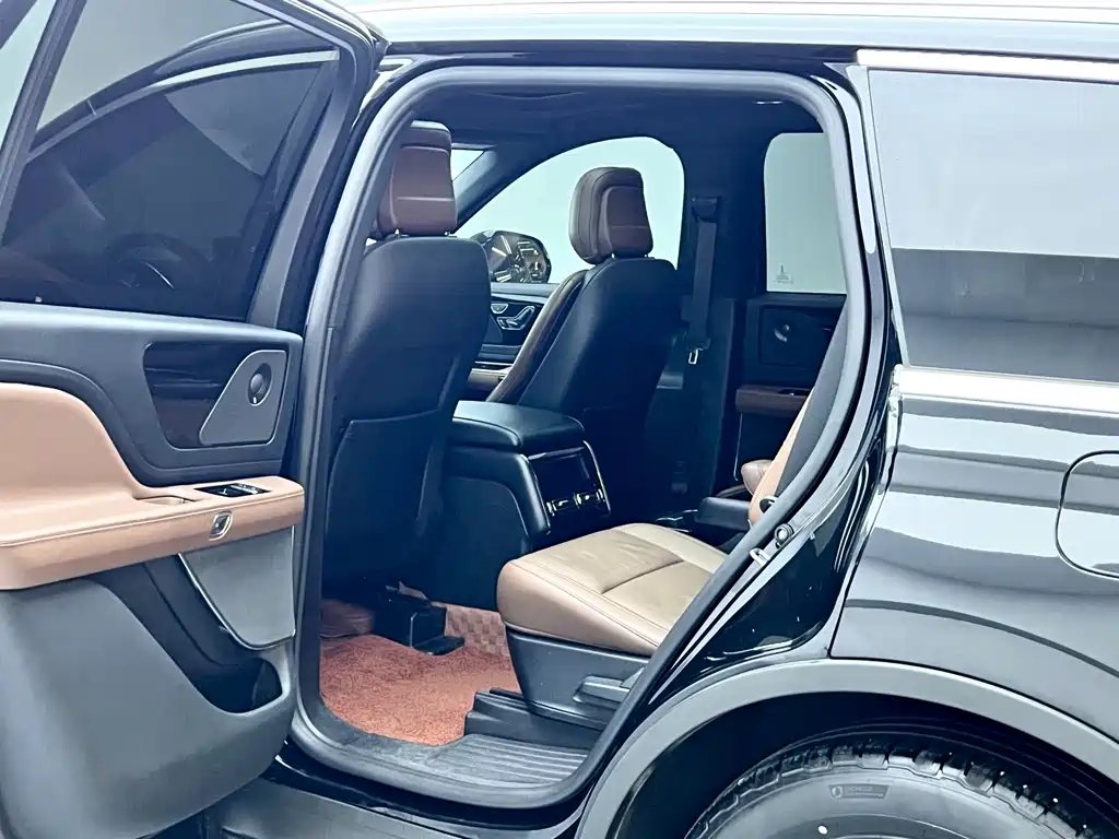 Lincoln Aviator — миниатюра 9