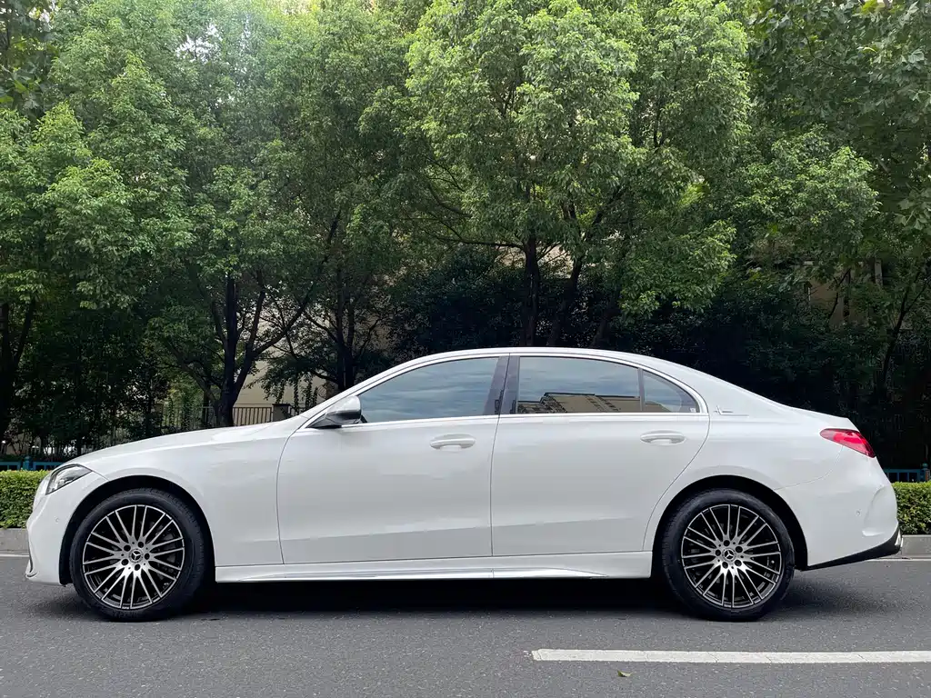 Mercedes-Benz C-Class — миниатюра 3