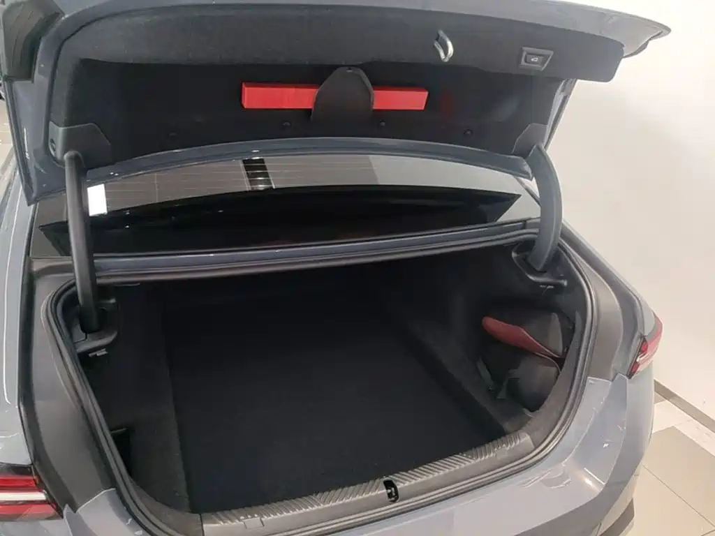 BMW 5 Series — миниатюра 19