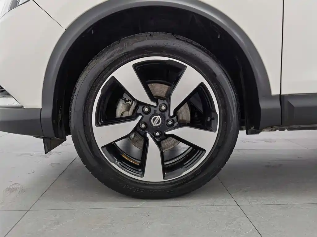 Nissan Qashqai — миниатюра 17