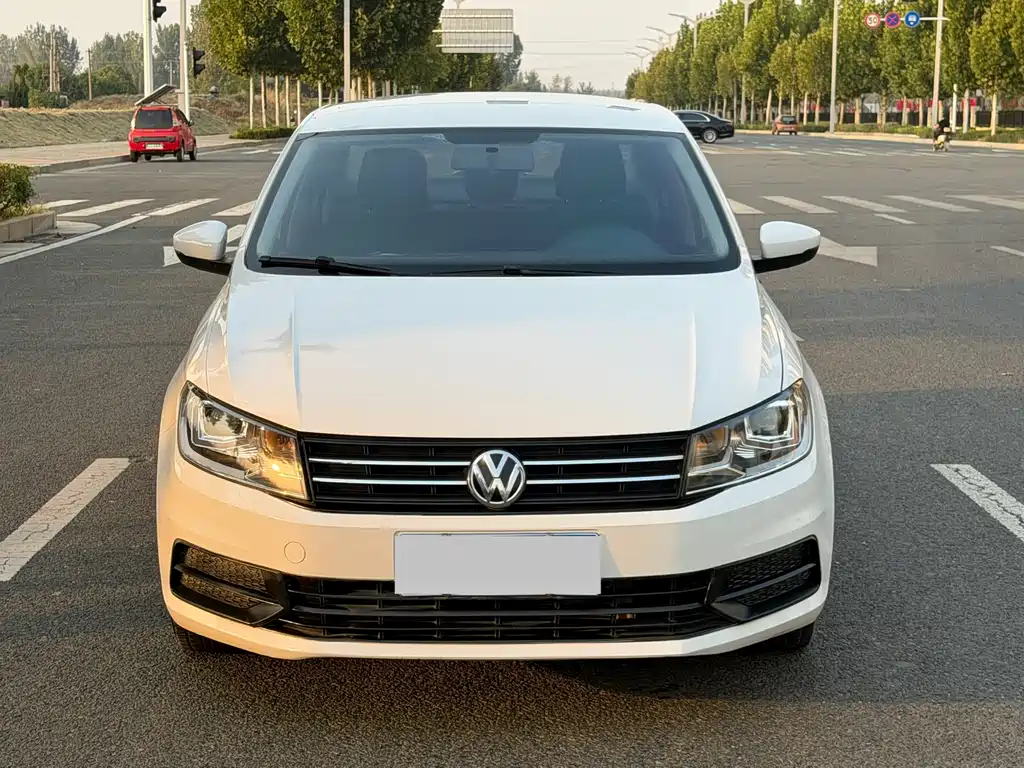 Volkswagen Santana — миниатюра 2