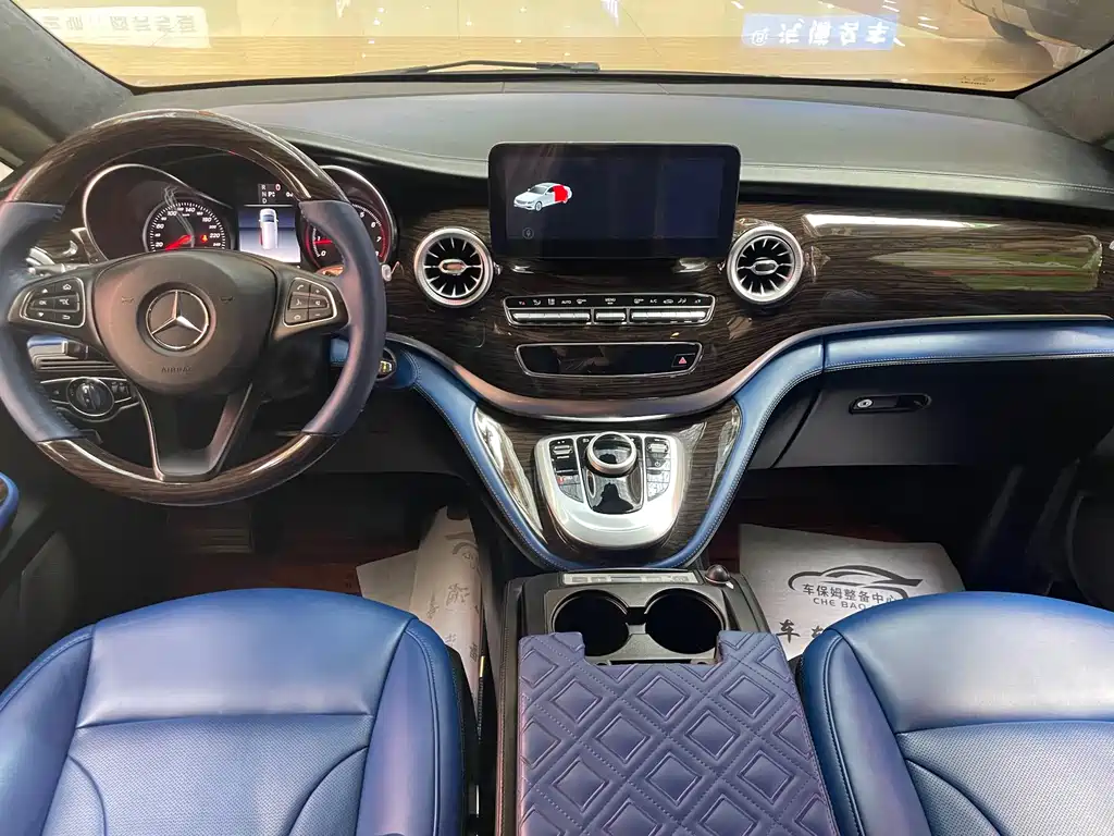 Mercedes-Benz V-Class — миниатюра 10