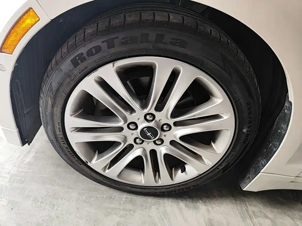 Lincoln MKZ — миниатюра 23