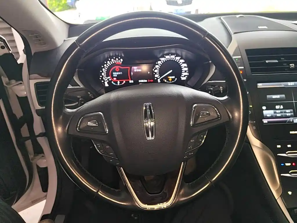 Lincoln MKZ — миниатюра 11