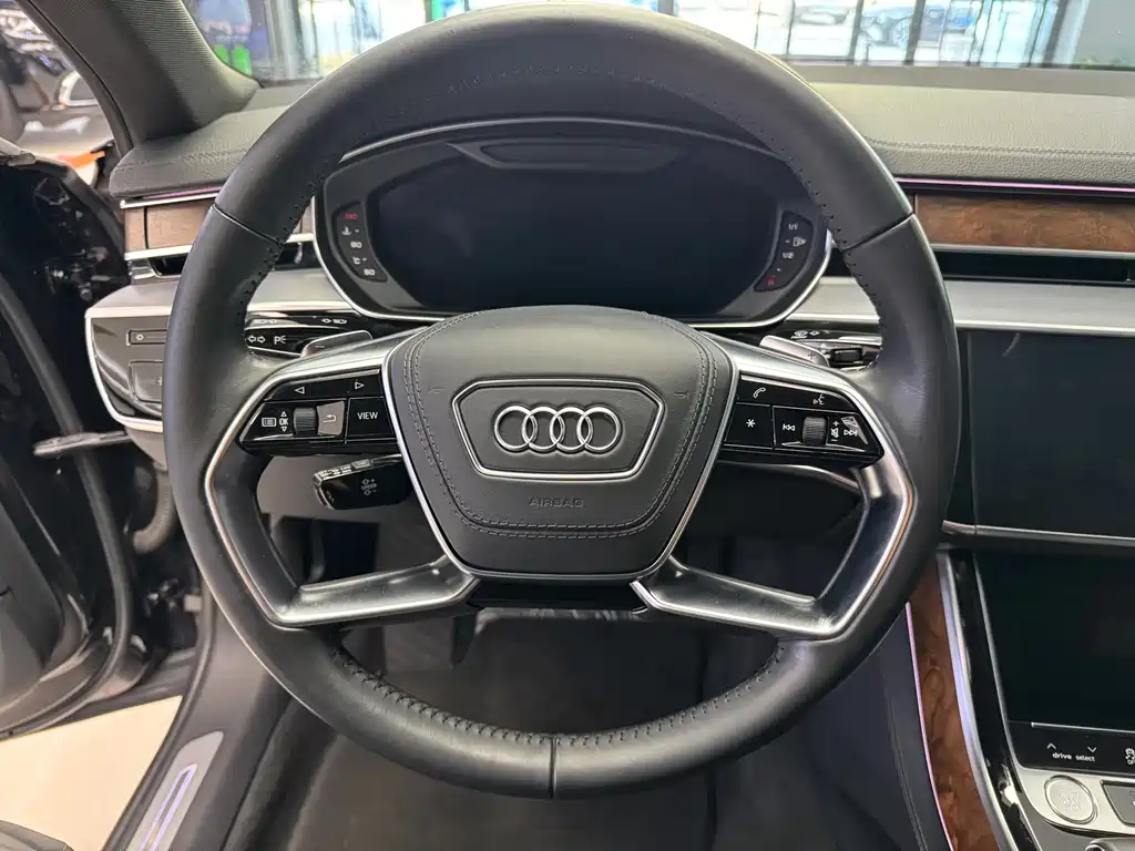 Audi A8 — миниатюра 7