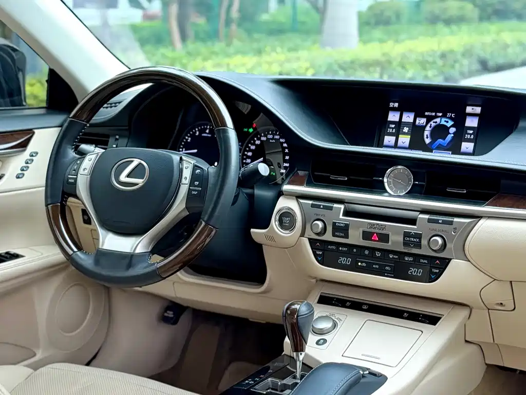 Lexus ES — миниатюра 11