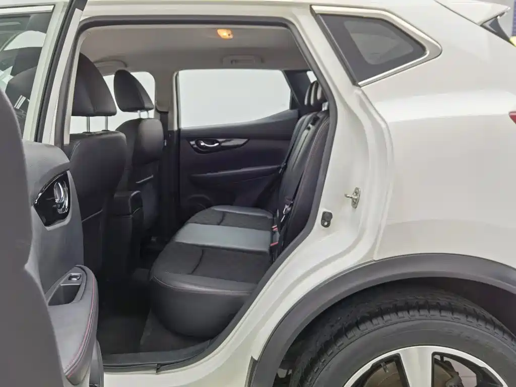 Nissan Qashqai — миниатюра 15
