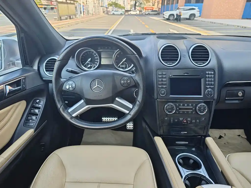 Mercedes-Benz M-Class — миниатюра 14