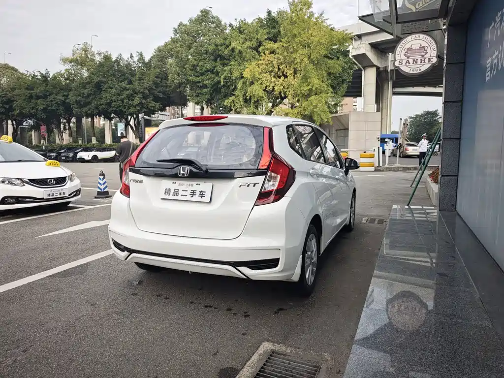 Honda Fit — миниатюра 4