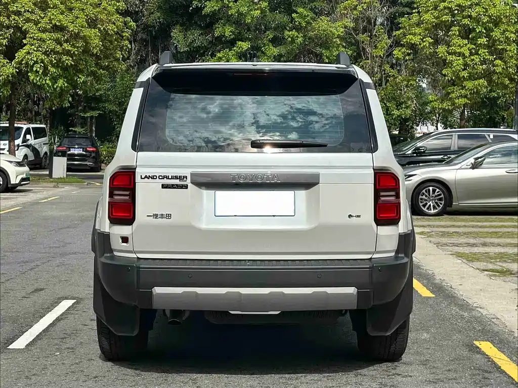 Toyota Land Cruiser Prado 2024 2.4T TX 5 мест