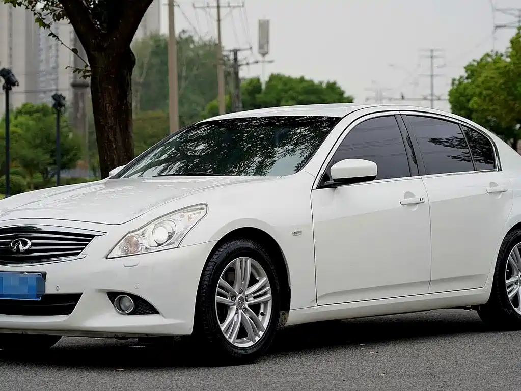 Infiniti G