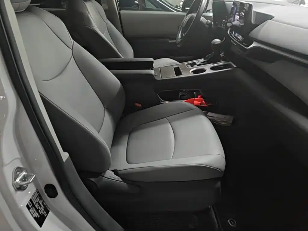 Toyota Granvia — миниатюра 25