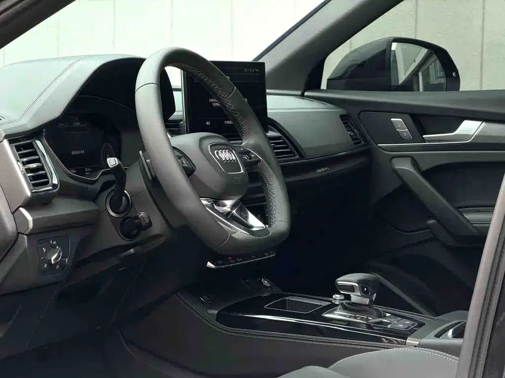 Audi Q5L — миниатюра 3