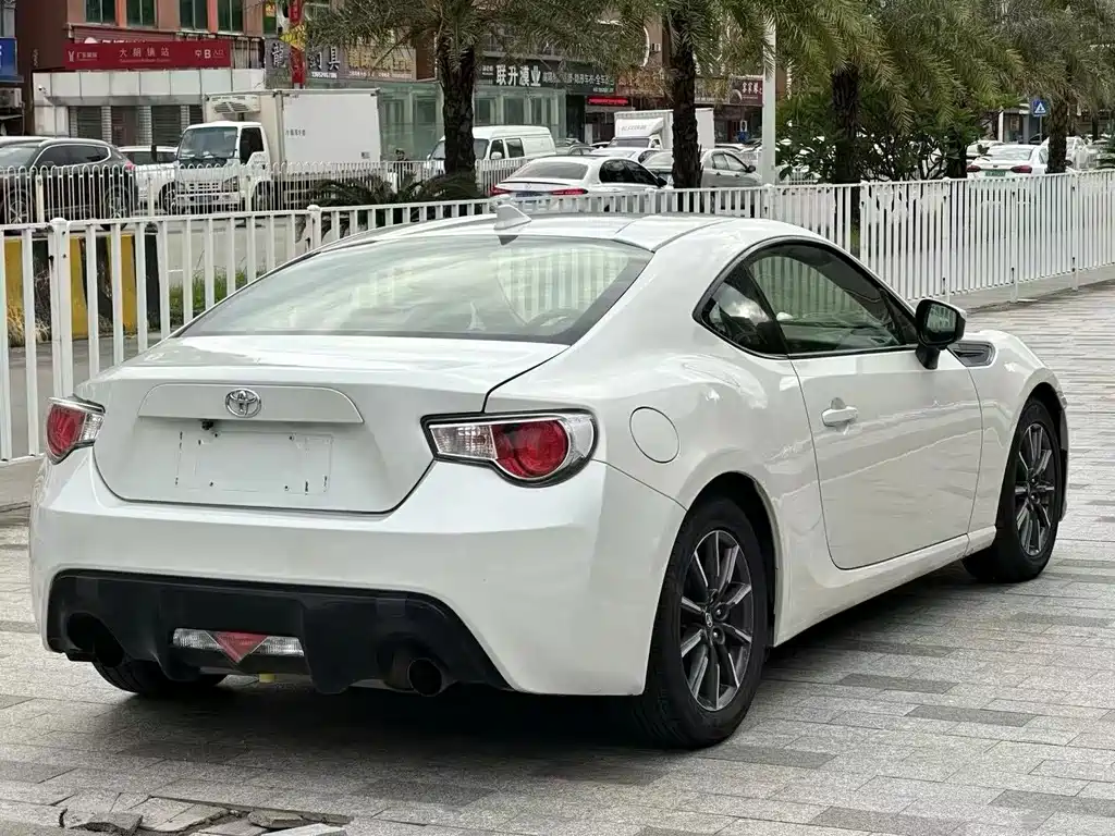 Toyota 86 — миниатюра 7