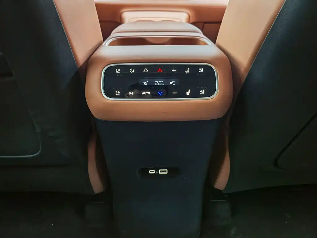 Leapmotor Leapmotor C16 — миниатюра 12