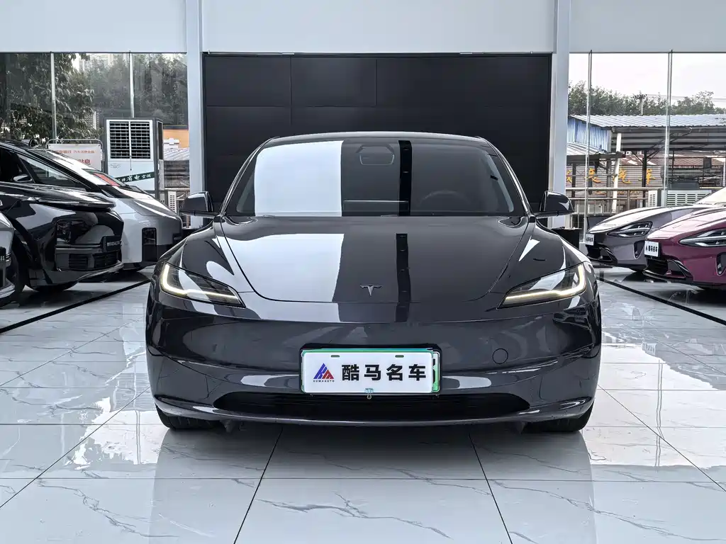 Tesla Model 3 — миниатюра 2
