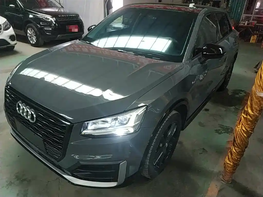 Audi Q2L 2020