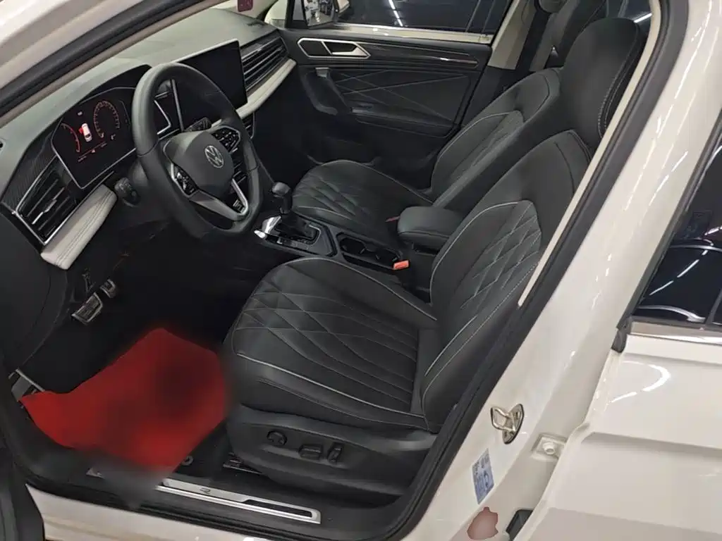 Volkswagen Tiguan L — миниатюра 15