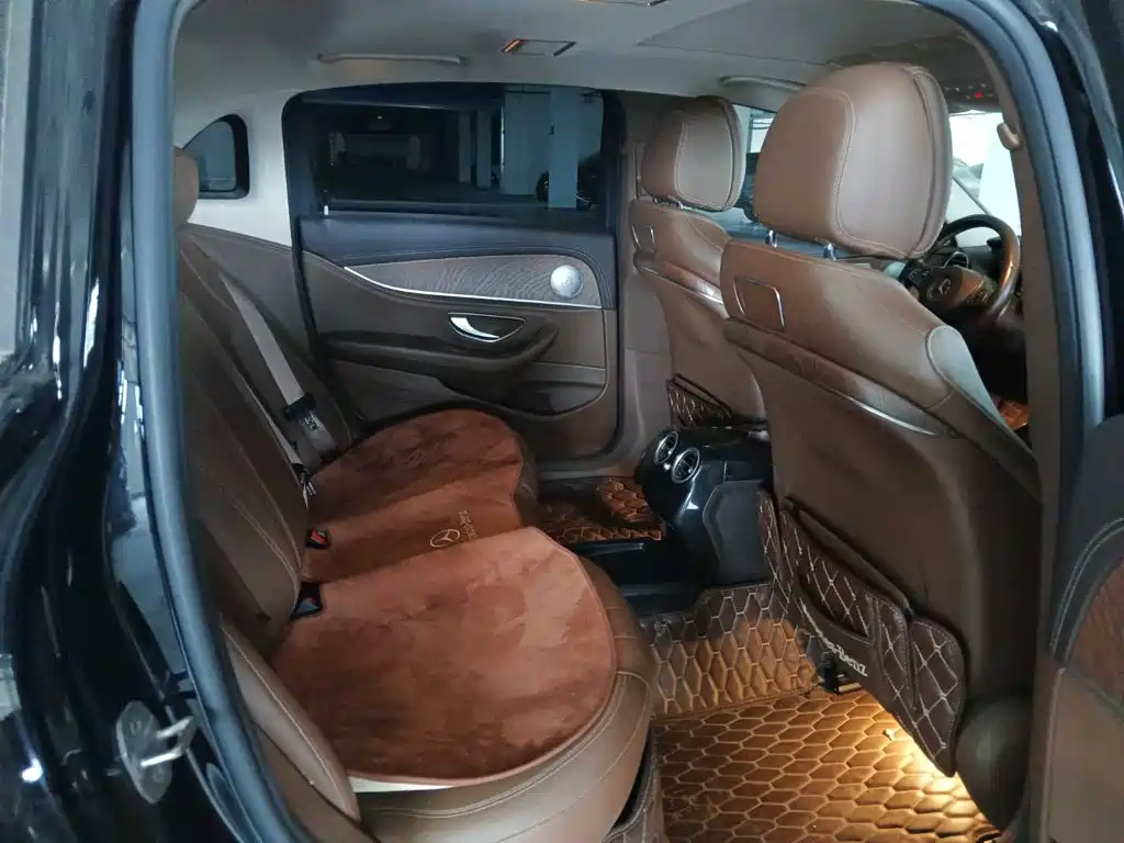 Mercedes-Benz E-Class — миниатюра 10