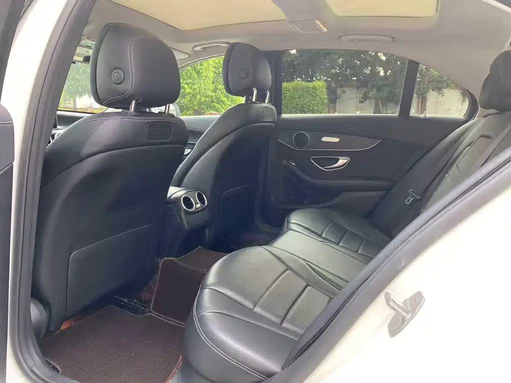 Mercedes-Benz C-Class — миниатюра 5