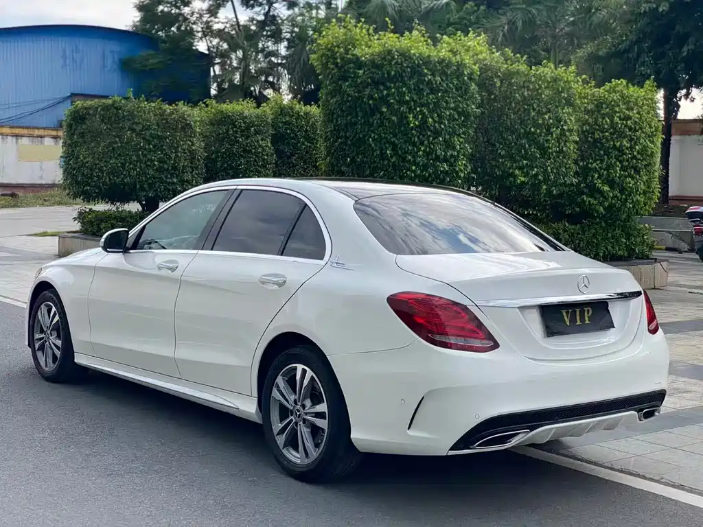 Mercedes-Benz C-Class — миниатюра 7