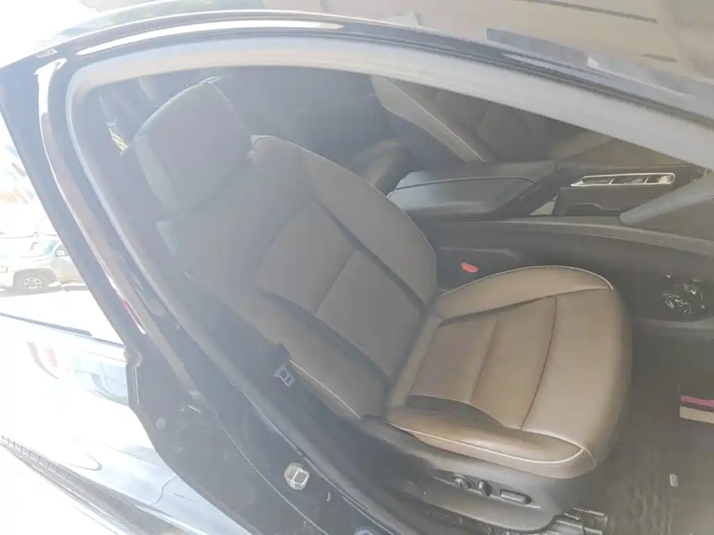 Buick Enclave — миниатюра 25