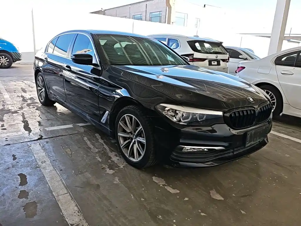 BMW 5 Series — миниатюра 4
