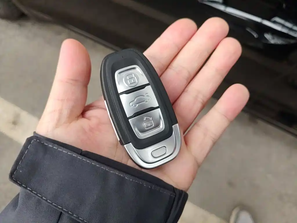 Hongqi Hongqi E-QM5 — миниатюра 9